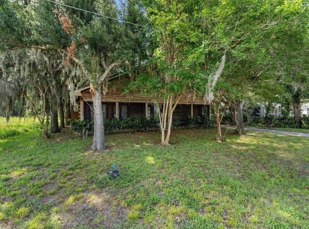 541 BLANCHE AVENUE, UMATILLA, FL 32784