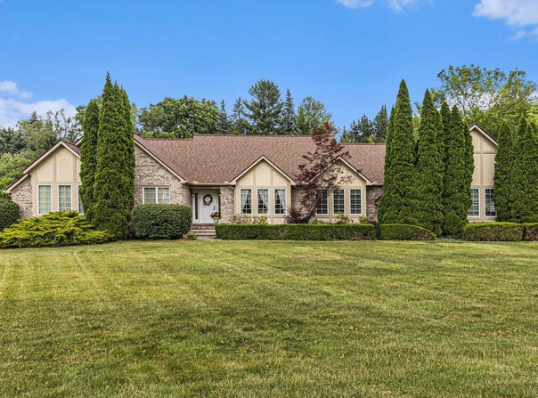 49202 Cheshire Lane, Canton, MI 48187