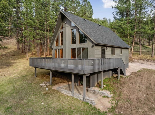12087 Kaubisch Ranch Road, Hill City, SD 57745