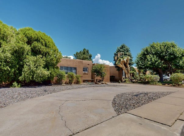 2918 Monroe Street NE, Albuquerque, NM 87110