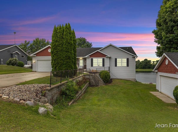 1834 S Pratt Lake, Martin, MI 49070