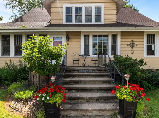 105 S ELIZABETH Street, WEYAUWEGA, WI 54983