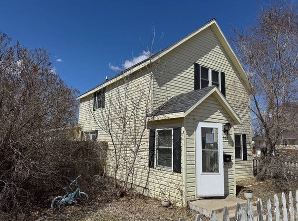 1002 Main St, Bottineau, ND 58318
