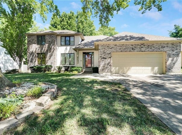 2269 SW Park Avenue, Blue Springs, MO 64015