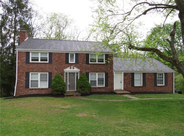 119 Snell Dr, Moon/Crescent Twp, PA 15108