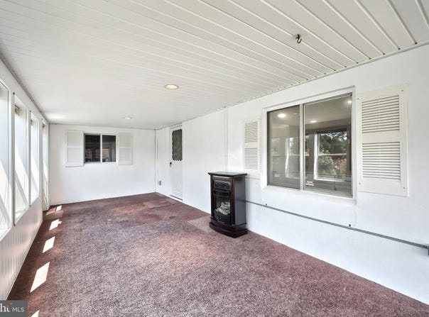 2988 BRADLEY AVENUE, DALLASTOWN, PA 17313