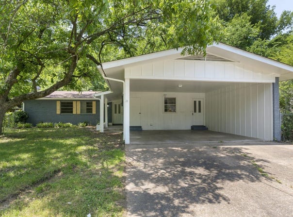 605 N West Street, Morrilton, AR 72110