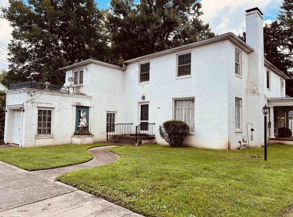 1 E 4th Street, Weston, WV 26452