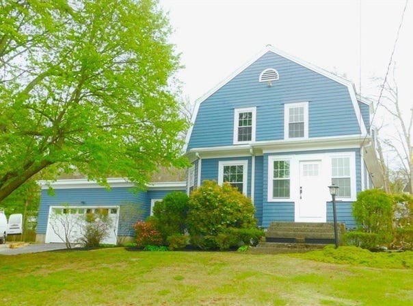 327 Quincy St, Fall River, MA 02720