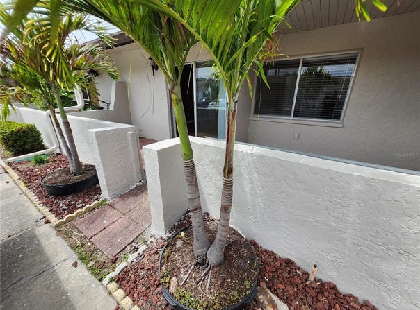 1513 16TH CIRCLE SE, LARGO, FL 33771