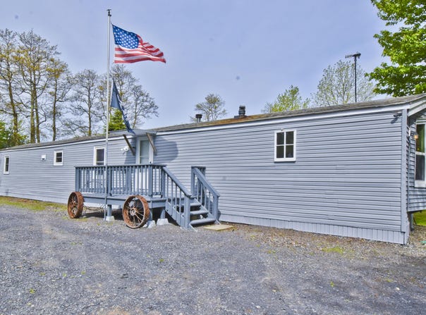 213 Blossom Lane, Blakeslee, PA 18610
