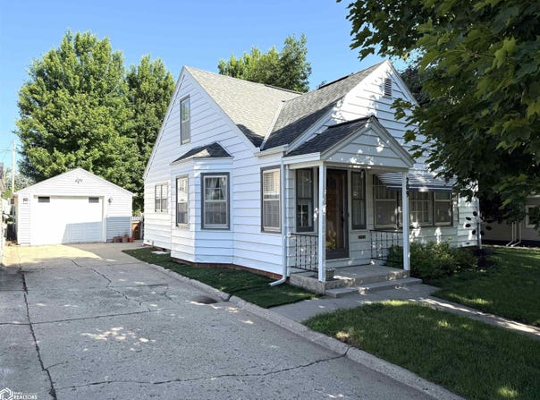 209 N East Street, Carroll, IA 51401