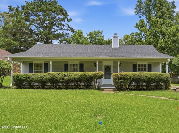 339 Barfield Drive, Byram, MS 39272