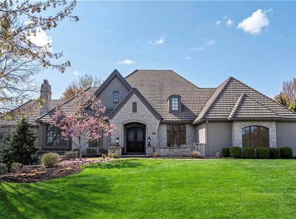 10408 Howe Lane, Leawood, KS 66206