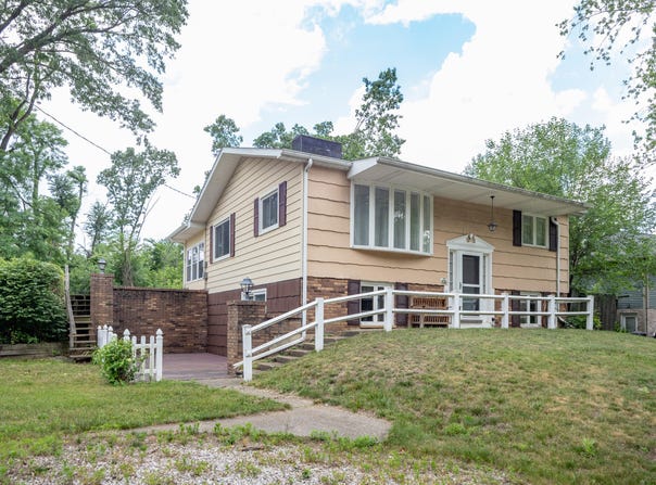 7610 Lake Wood Drive, Portage, MI 49002