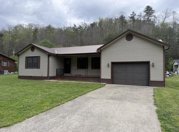 84 Bee Fork Road, Prestonsburg, KY 41653