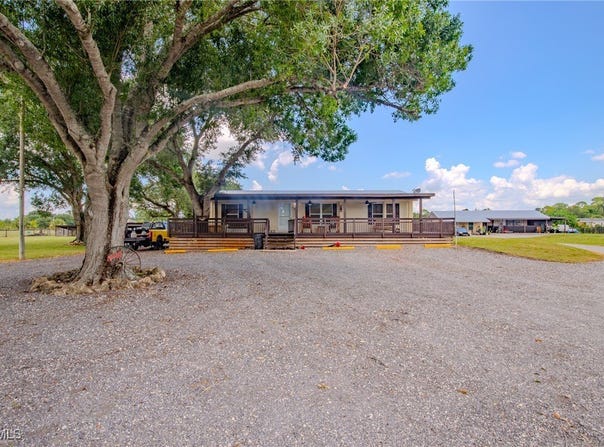 1205 Inverness Avenue, Clewiston, FL 33440