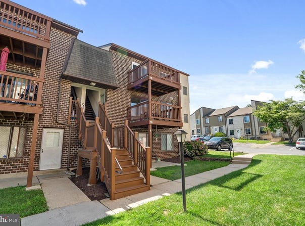 5200 HILLTOP DR #W-16, BROOKHAVEN, PA 19015