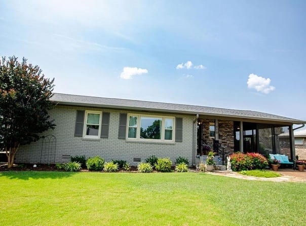 710 Tuxedo Ave, Muscle Shoals, AL 35661