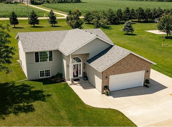 16895 739th Street, Hayfield, MN 55940