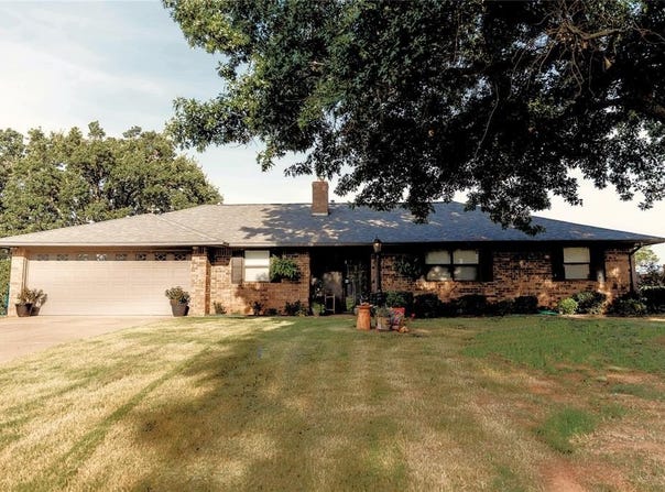 405 Berry Lane, Chandler, OK 74834