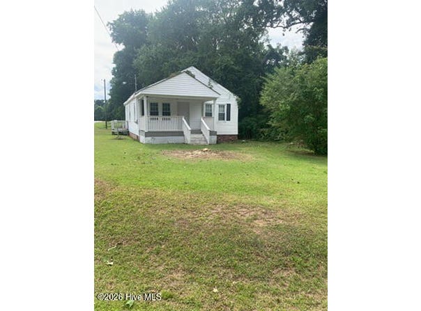 22 Warren Chapel Church Road, Chocowinity, NC 27817