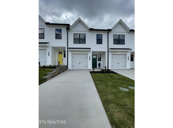 8831 Chapman Trace Way, Knoxville, TN 37920
