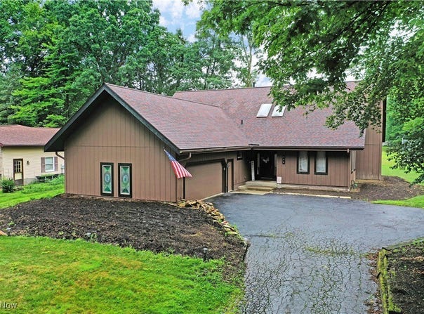 408 Cherry Hill Lane, Cortland, OH 44410