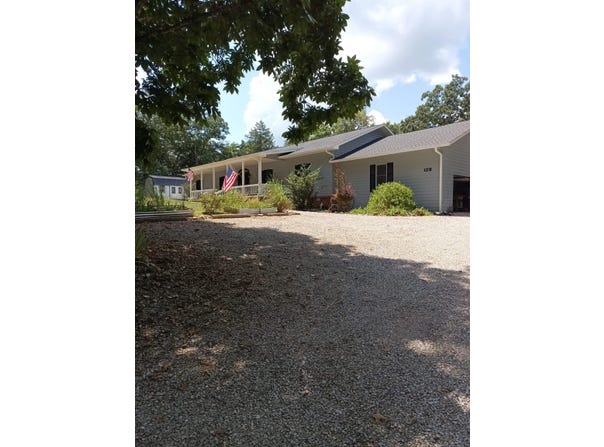 128 Powhatan Dr, Cherokee Village, AR 72529