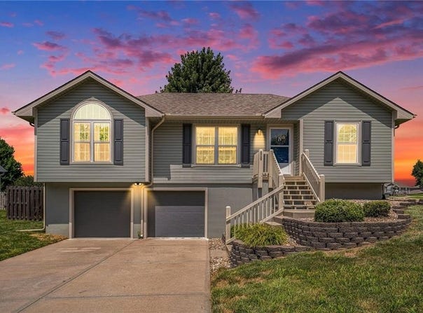 806 Sunflower Street, Smithville, MO 64089