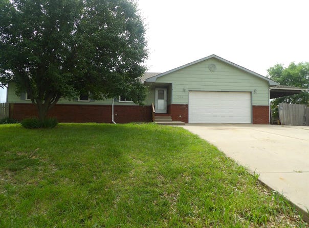 144 Doyle Drive, Udall, KS 67146