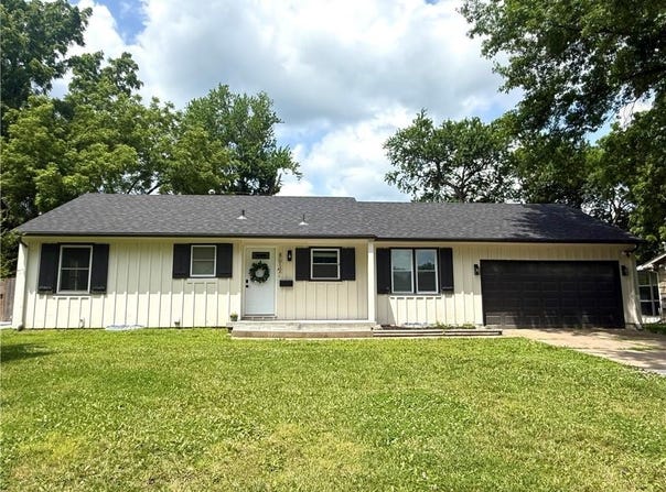 8012 Elm Avenue, Raytown, MO 64138