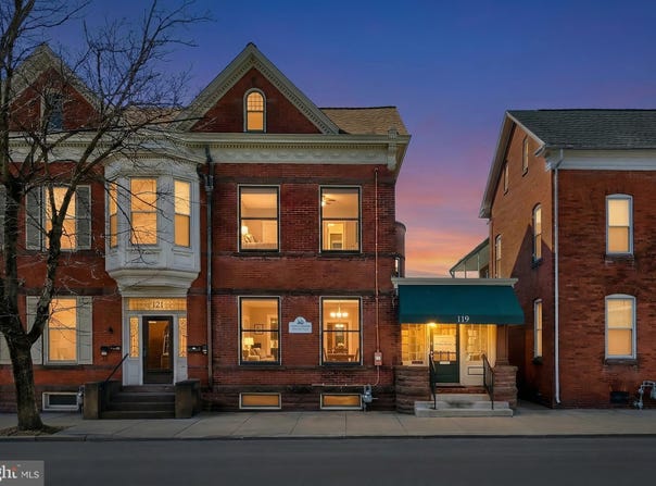 119 BALTIMORE Street, HANOVER, PA 17331