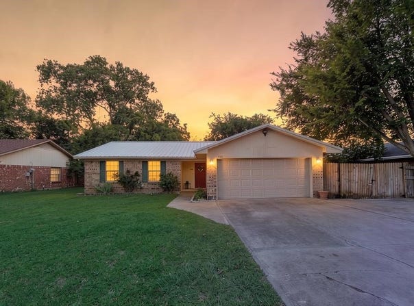 802 N Spears Street, Alvarado, TX 76009