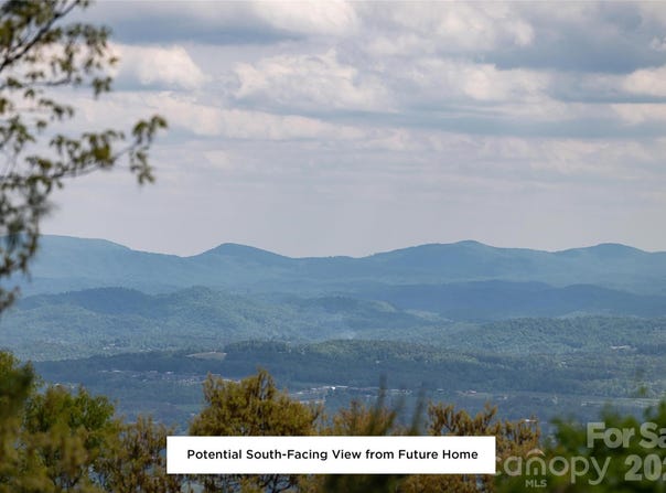 416 Summerset Drive, Hendersonville, NC 28792