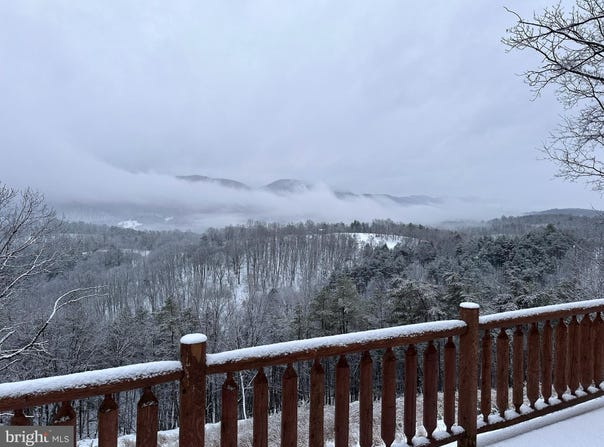 158 HIDEAWAY LANE, UPPER TRACT, WV 26866