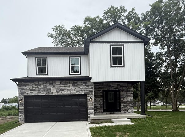 717 Lake Street, Hobart, IN 46342