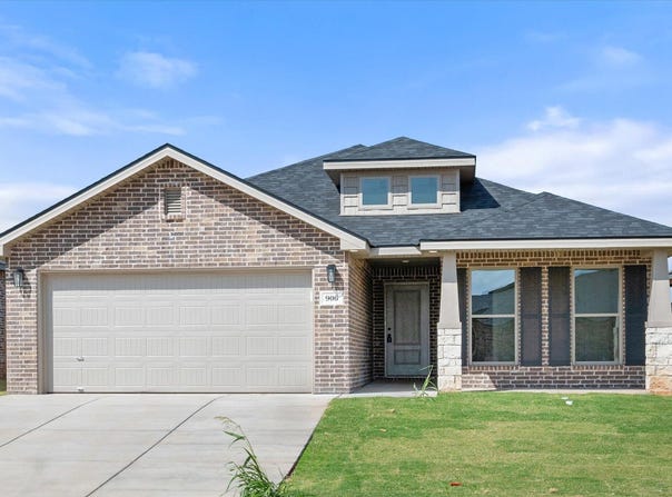 906 E 34th Street, Wolfforth, TX 79382