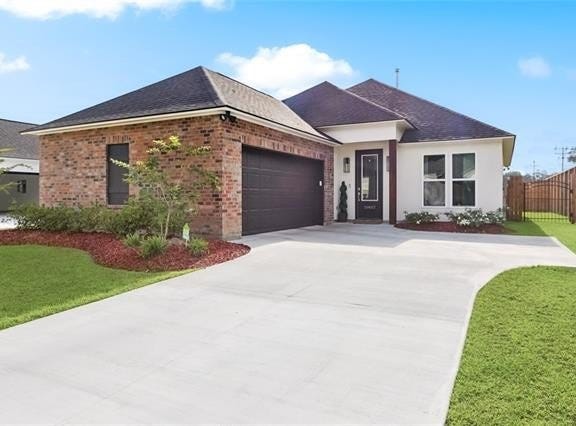 10602 DERIC Avenue, Denham Springs, LA 70726