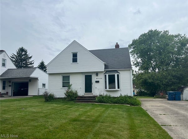 5140 Robinhood Drive, Willoughby, OH 44094