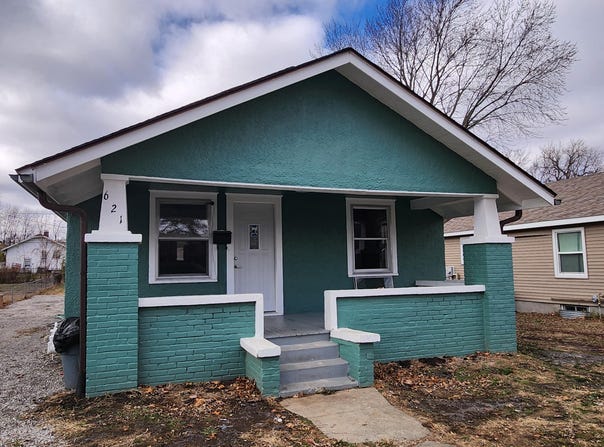 621 Ellsworth Ave, Marshall, MO 65340
