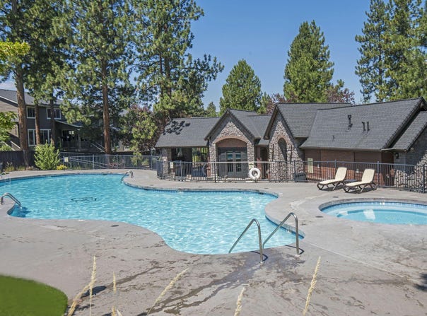 60415 Hedgewood Lane, Bend, OR 97702