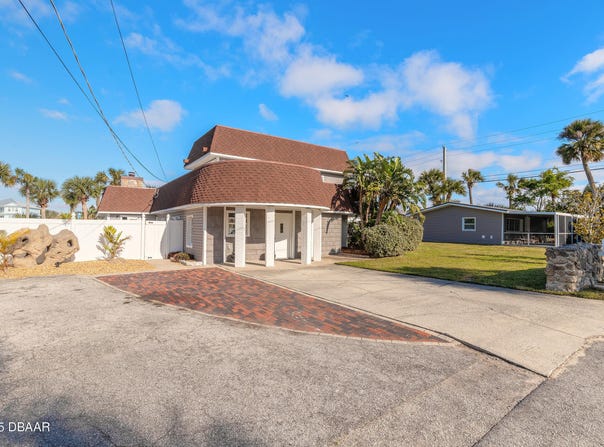2900 S Peninsula Drive, Daytona Beach Shores, FL 32118