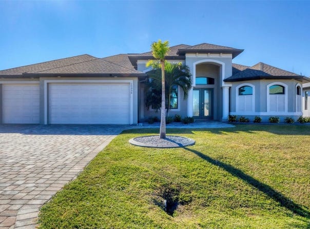 15336 LAKELAND CIRCLE, PORT CHARLOTTE, FL 33981