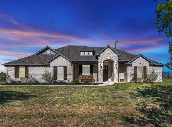 630 Sanger Drive, Springtown, TX 76082