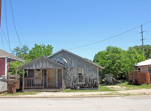 730 Chihuahua ST, Lockhart, TX 78644