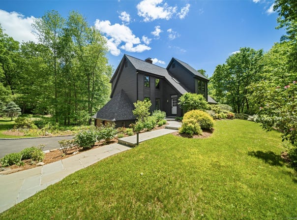 31 Poverty Hollow Road, Newtown, CT 06470