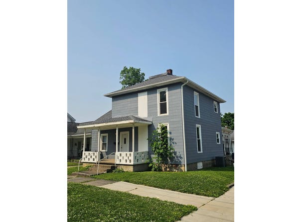 430 Chestnut St. AND 207 W. Fifth St., Mt. Carmel, IL 62863