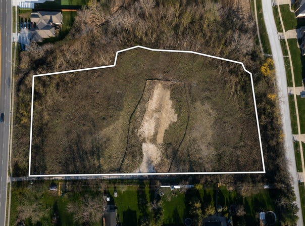 199 E Nerge Road, Roselle, IL 60172