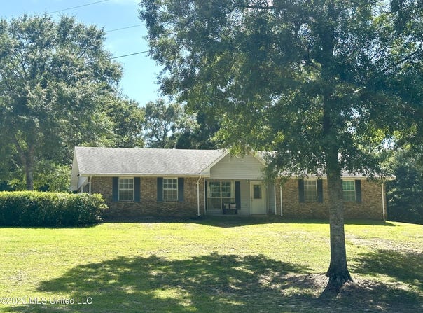 6 Honeycomb Road, Wiggins, MS 39577